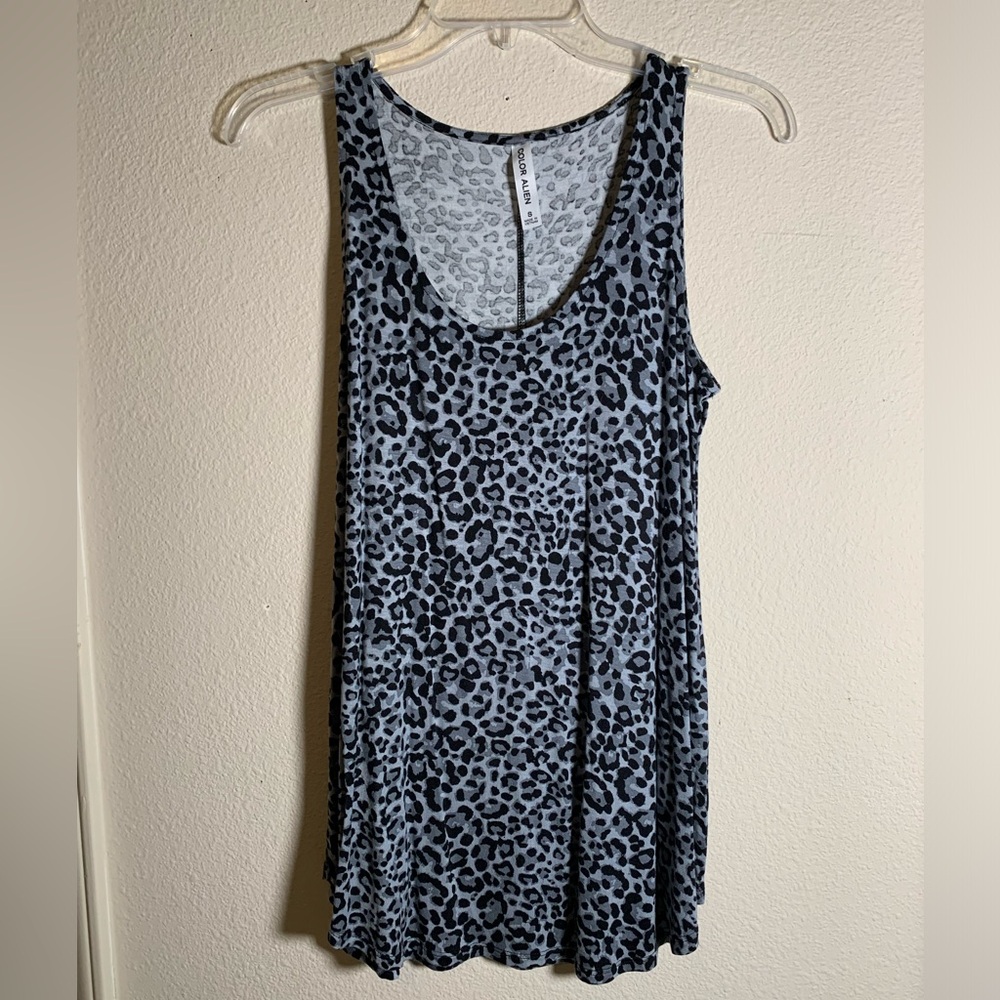 NWOT Color Alien black/gray sleeveless tank. Size S.